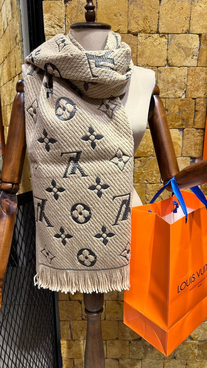 Louis Vuitton Scarf Beige