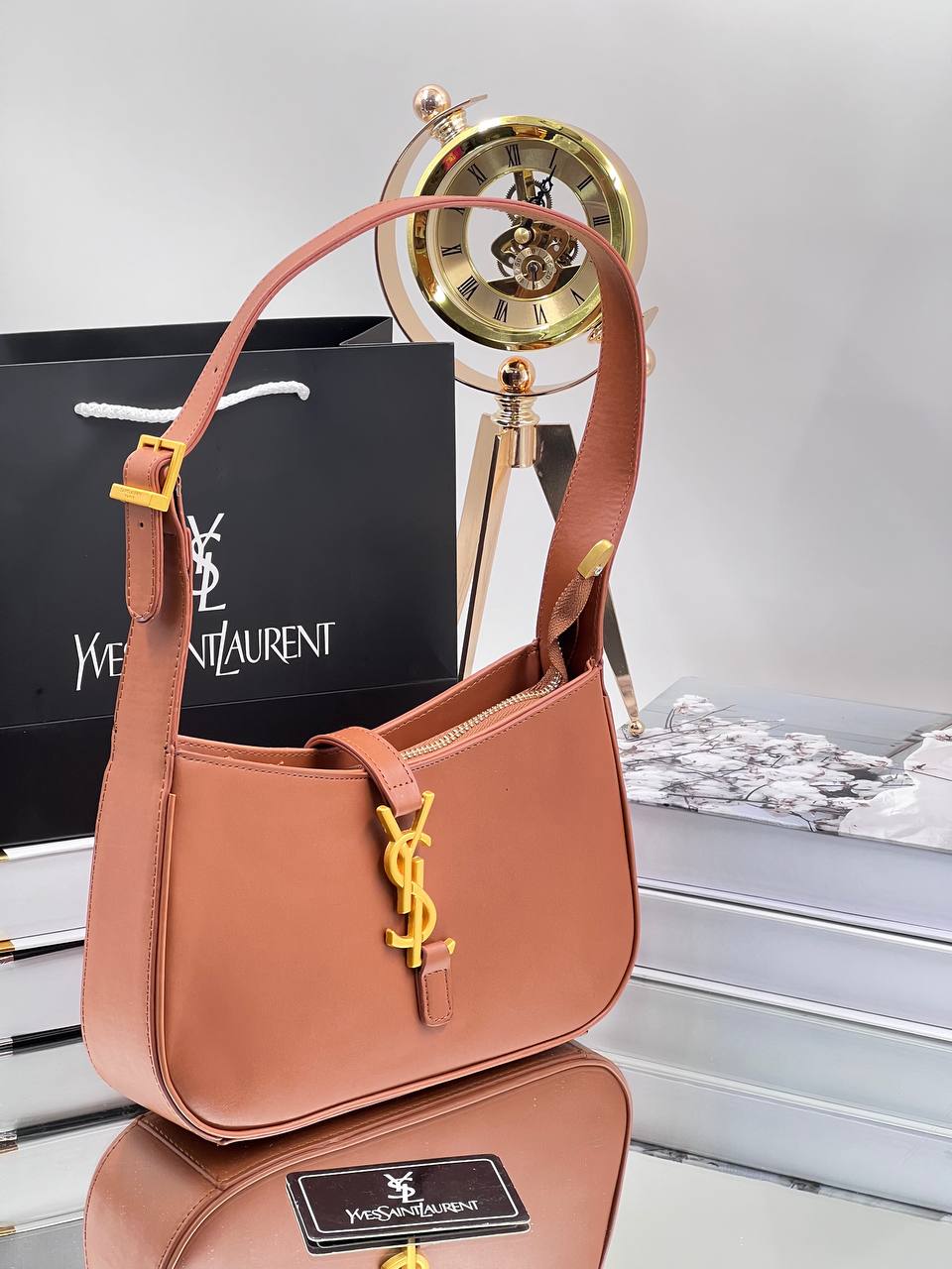 Ysl Le 5 A 7 Ταμπά