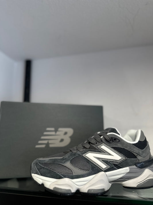 New Balance 9060 Phantom Castelrock