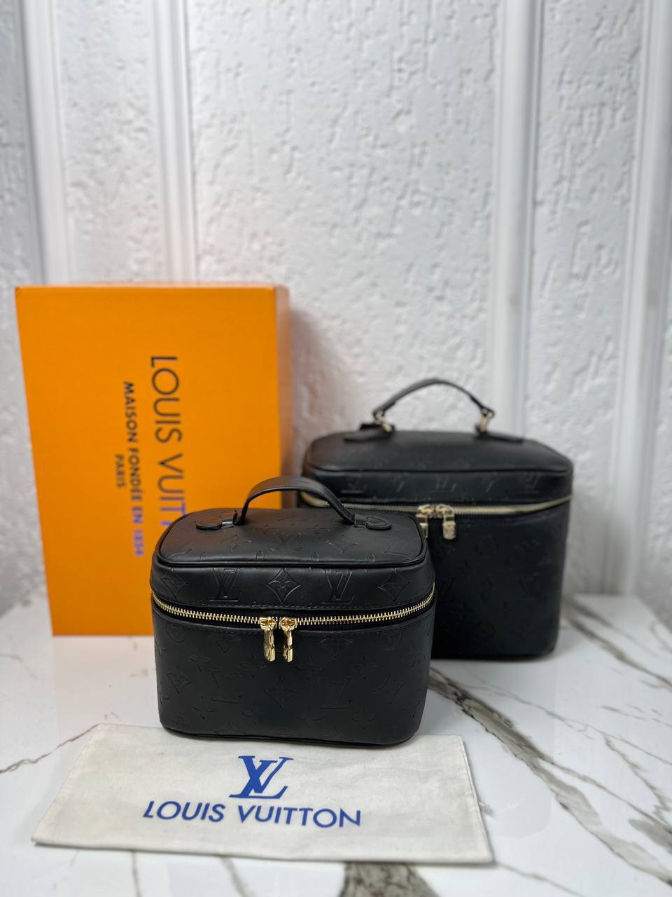 Louis Vuitton Neseser Μαύρο