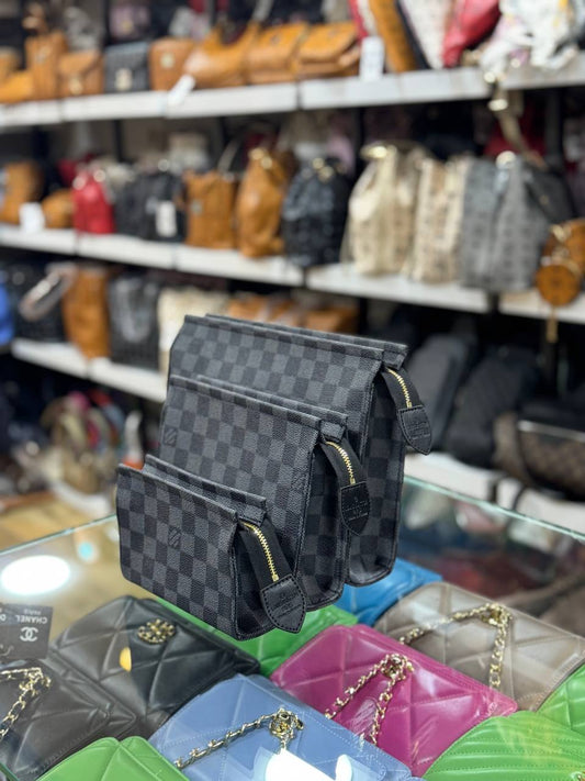 Louis Vuitton Poschette Damier