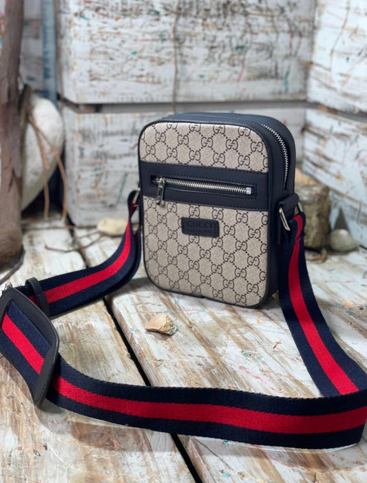 Gucci GG Supreme Crossbody Bag Beige