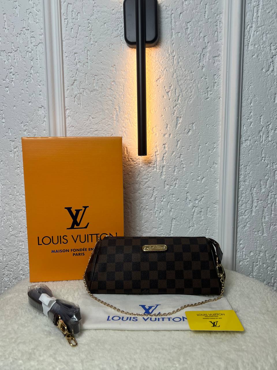 Louis Vuitton Favorite Damier