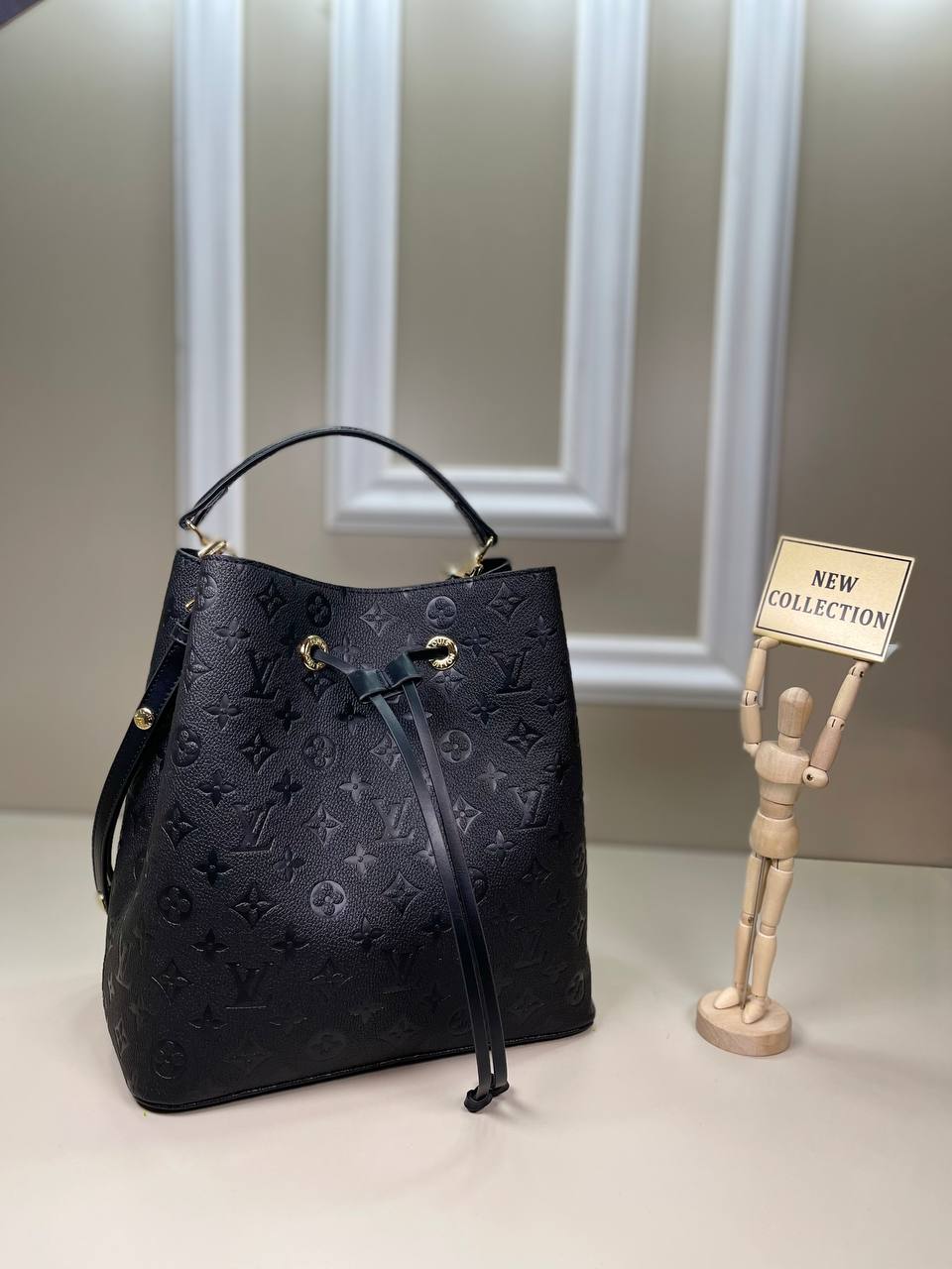 Louis Vuitton Neonoe Μαύρο