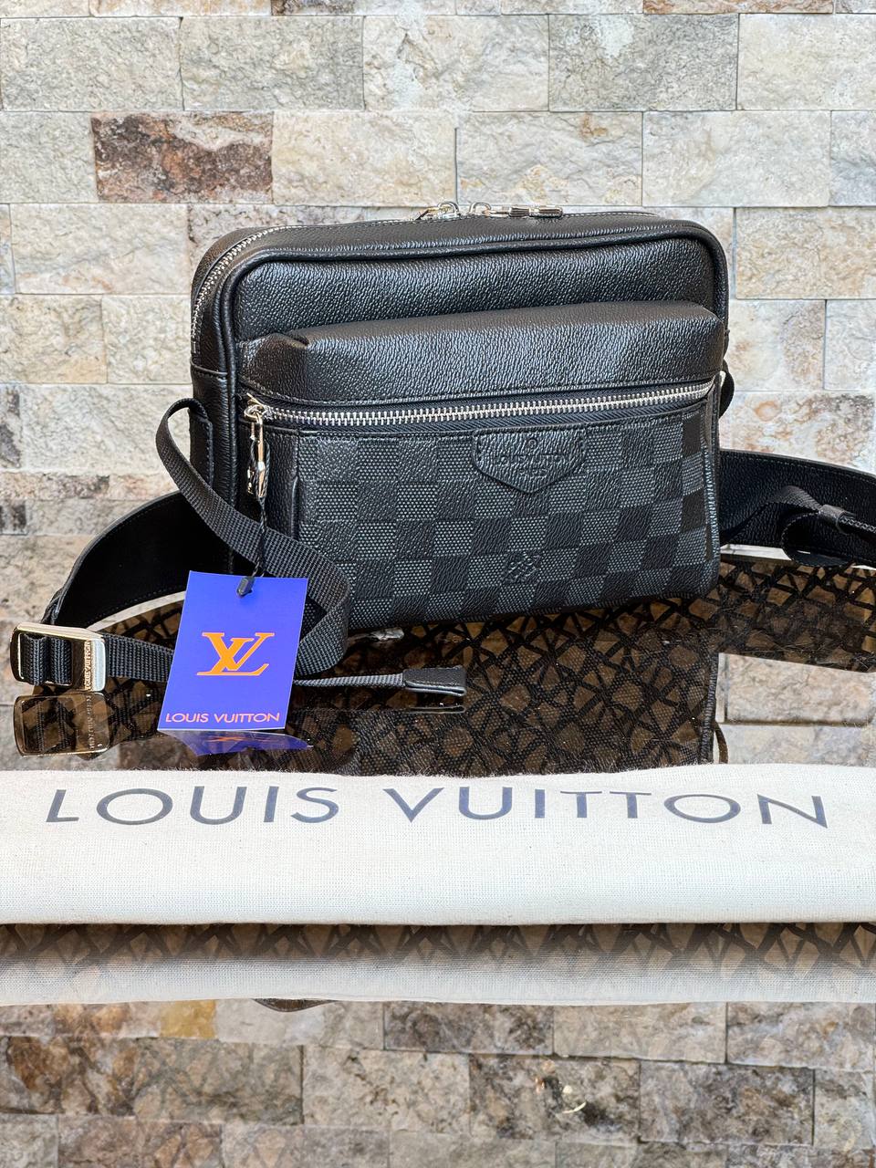 Louis Vuitton Messenger Damier