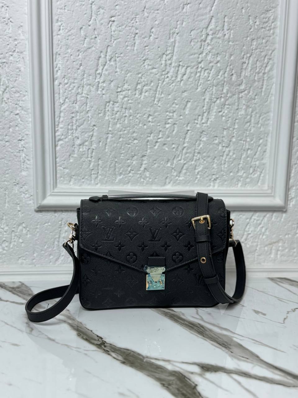 Louis Vuitton Metis Black Monogram