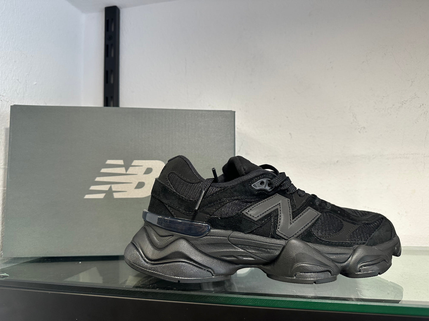 New Balance 9060 All Black