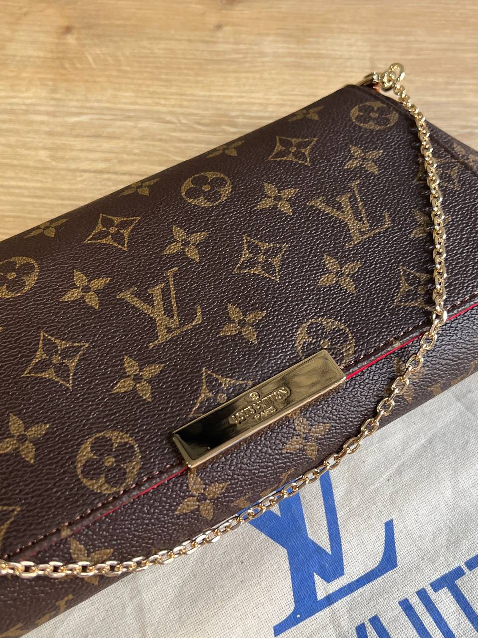 Louis Vuitton Clutch Monogram