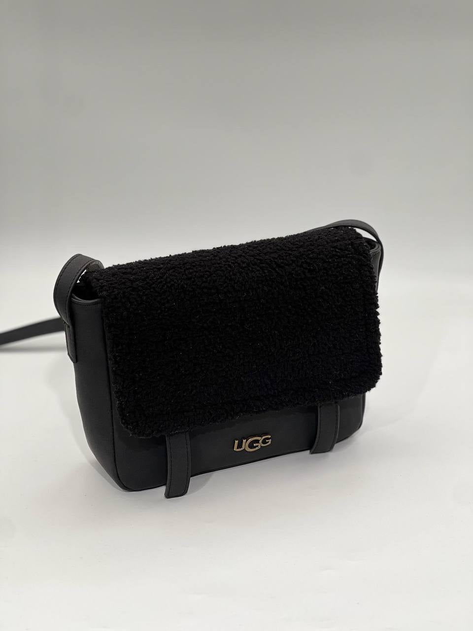 Ugg Messenger