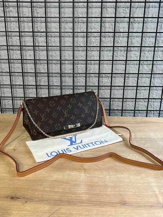 Louis Vuitton Clutch Monogram