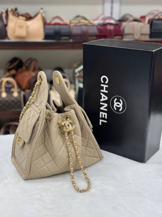 Chanel Πουγκί Μπεζ Suede