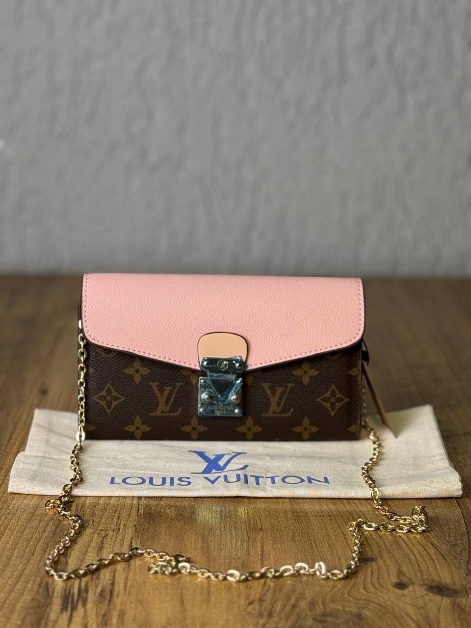 Louis Vuitton Πορτοφόλι Ροζ