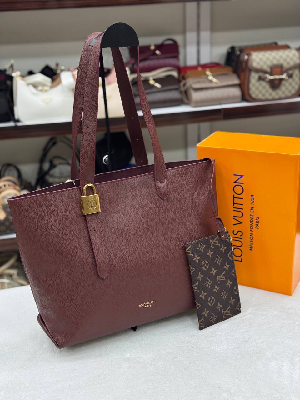 Louis Vuitton Low Key Μπορντό