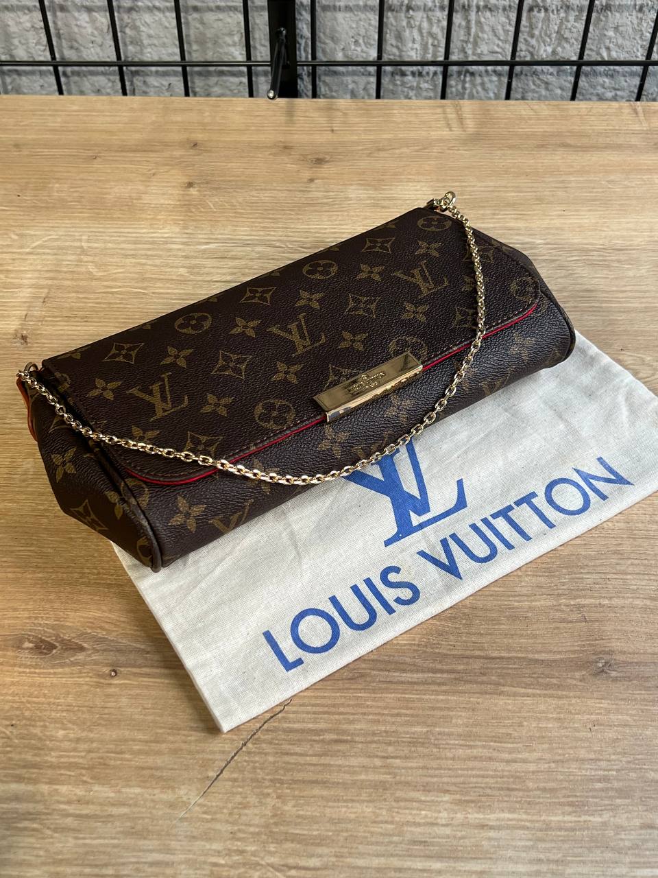 Louis Vuitton Clutch Monogram