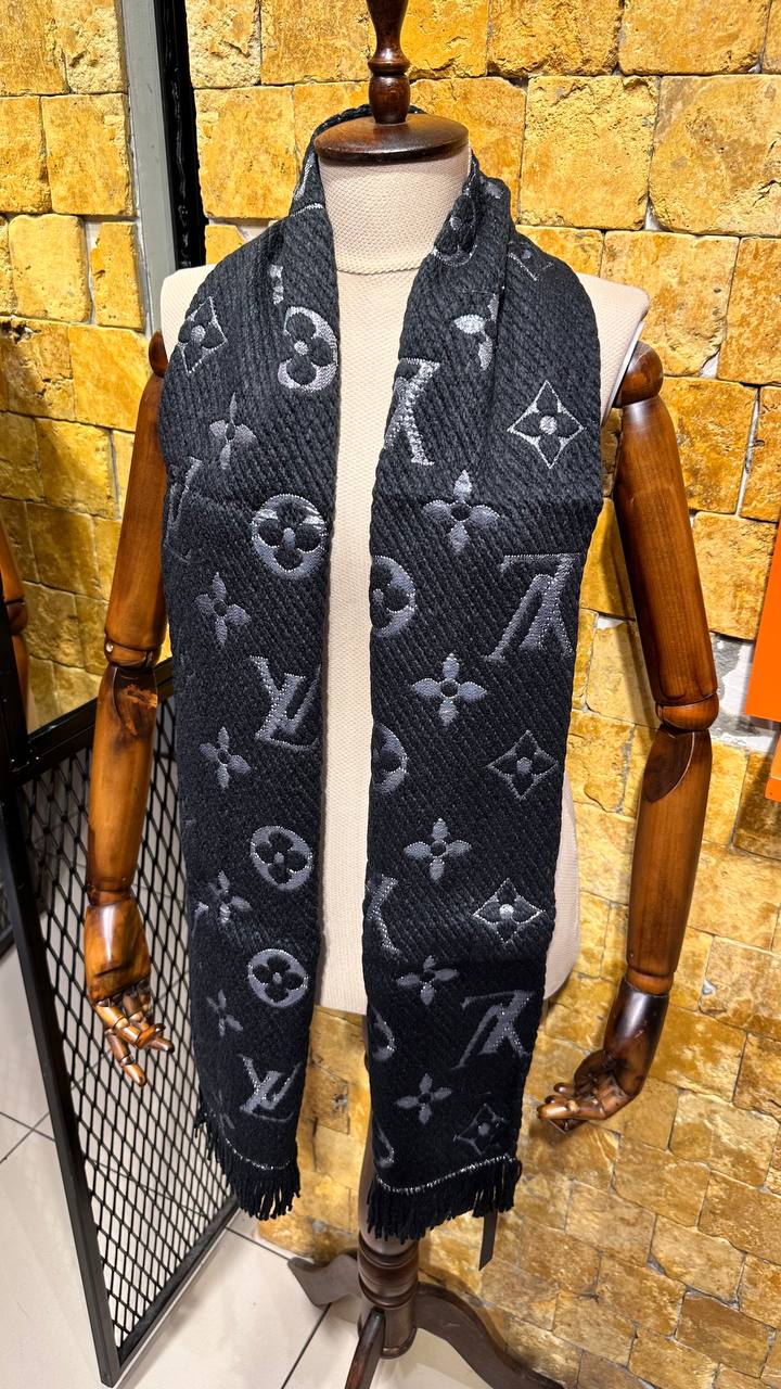 Louis Vuitton Scarf Black