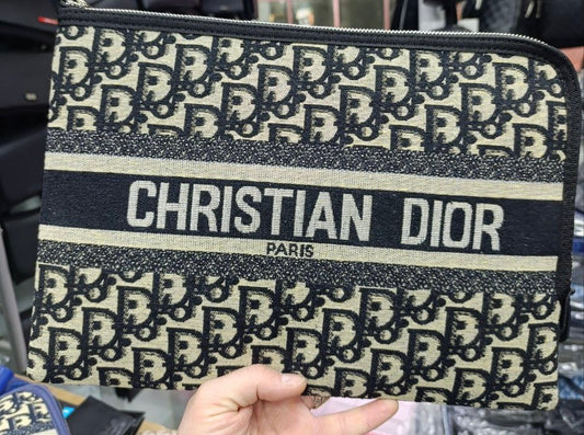 Christian Dior Φάκελος