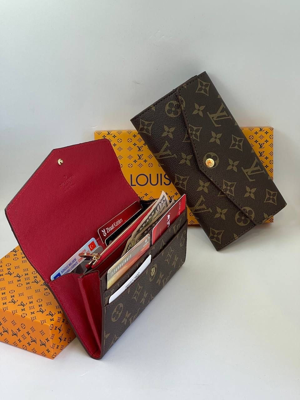 Louis Vuitton Κόκκινο