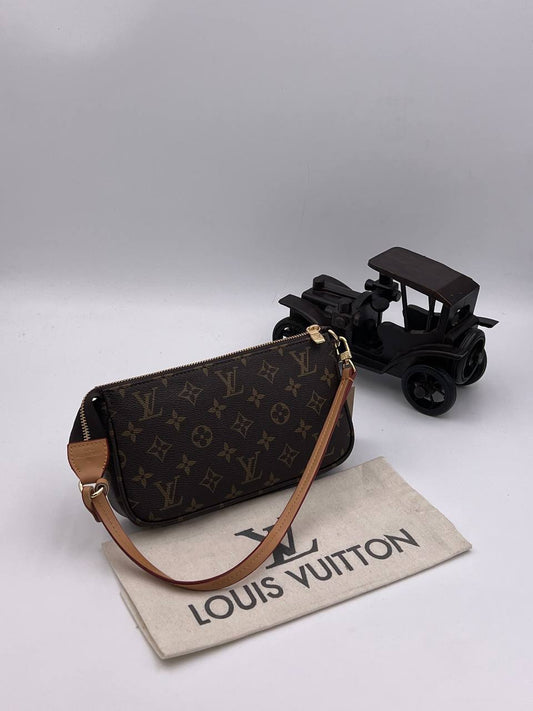 Louis Vuitton Pochette Monogram